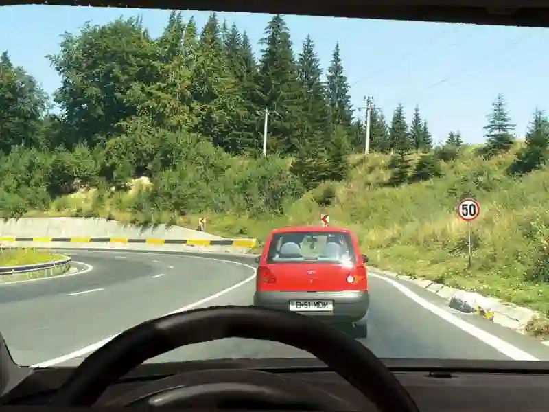 Este permisă depășirea în această situație?