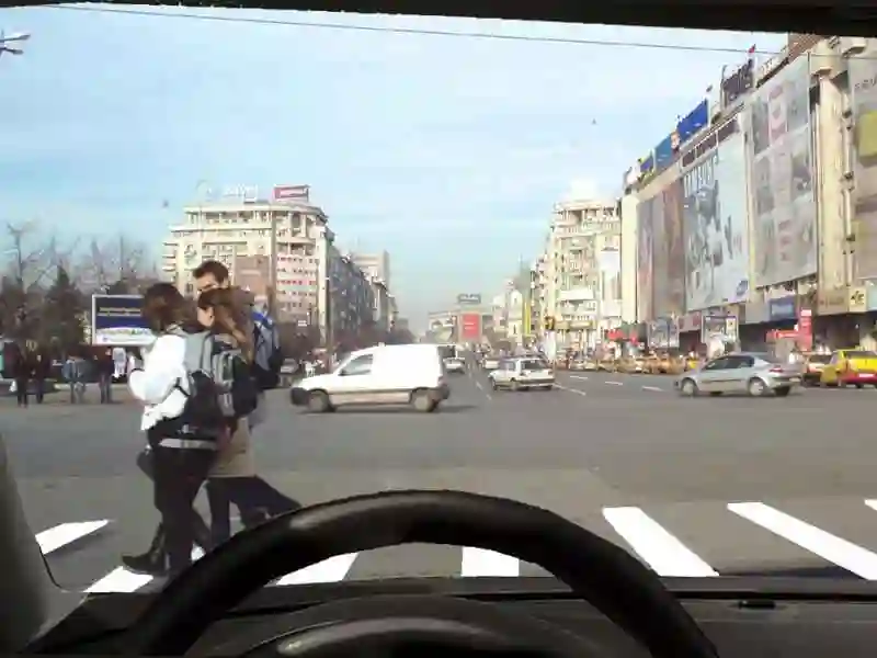Ce este bine să aveţi în vedere pentru evitarea unui pericol, în situaţia din imagine?